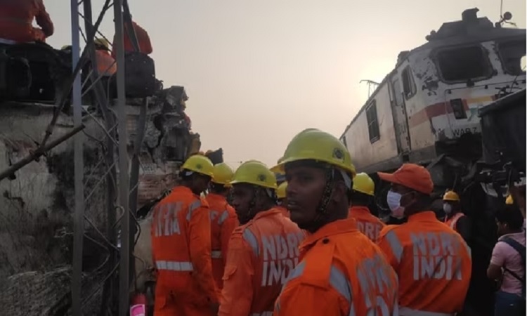 ভারতে ট্রেন দুর্ঘটনা : বাংলাদেশিদের জন্য হটলাইন নম্বর