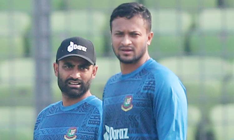 আনফিট তামিম ইস্যুতে অধিনায়কত্ব ছাড়ছেন সাকিব?