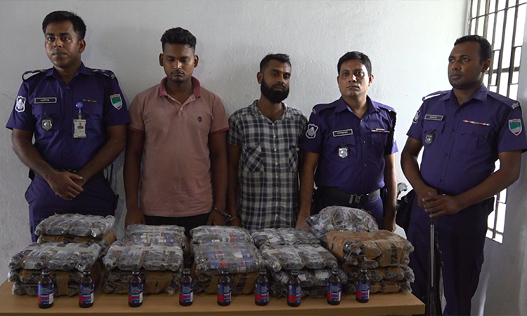ঝিনাইদহ সীমান্ত থেকে বিপুল পরিমাণ মাদকসহ দুই কারবারি আটক