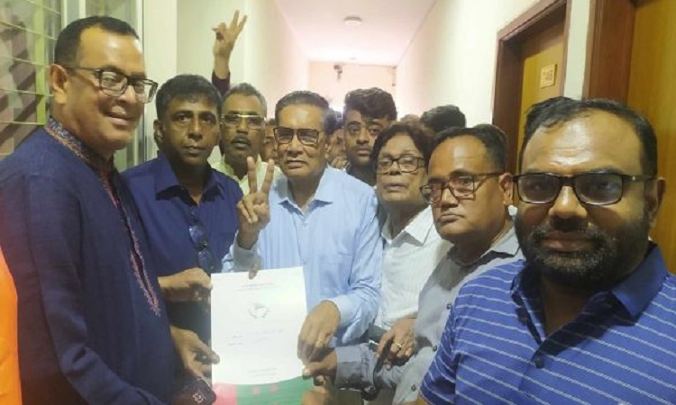 নড়াইল-১ আসনে নৌকার মনোনয়ন কিনলেন ১২ জন
