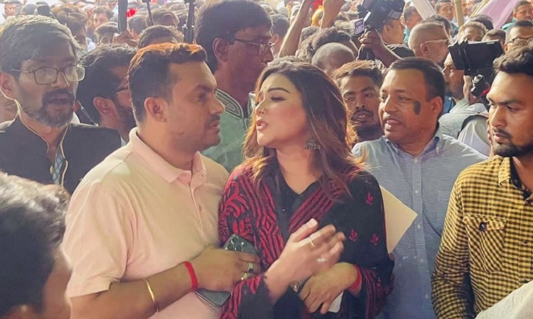 নৌকা না পেয়ে স্বতন্ত্র প্রার্থী হলেন মাহি