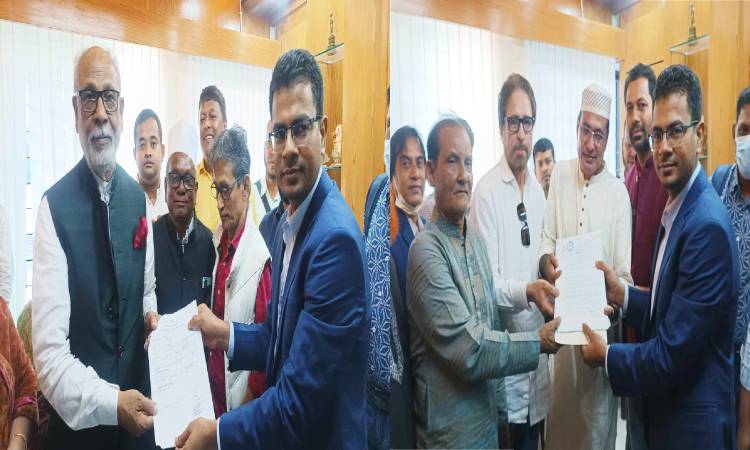কালিহাতীতে লতিফ সিদ্দিকী ও মুরাদ সিদ্দিকীর মনোনয়নপত্র জমা