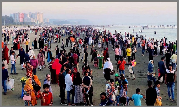 ‘থার্টি ফার্স্ট নাইটের’ আয়োজন না থাকলেও সৈকতে পর্যটকের ভিড়