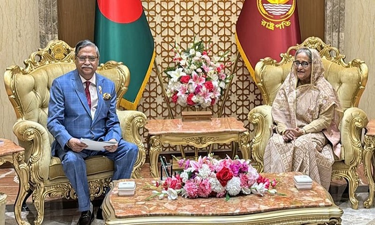 বঙ্গভবনে রাষ্ট্রপতির সঙ্গে প্রধানমন্ত্রীর সৌজন্য সাক্ষাৎ