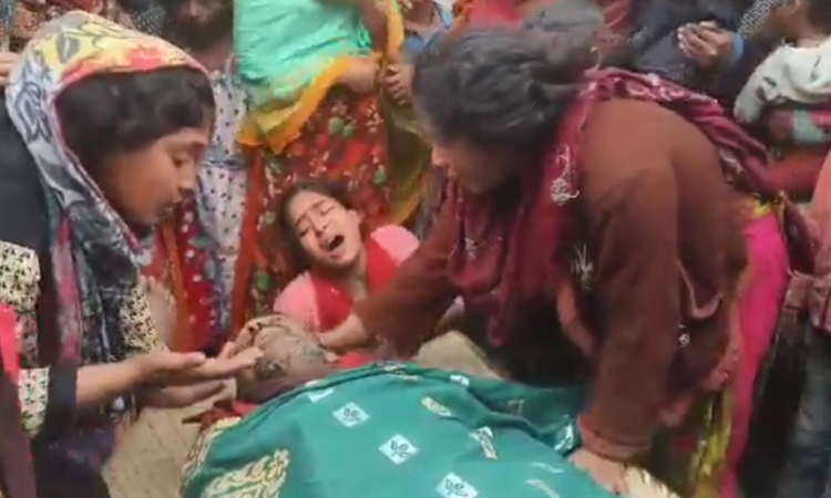 স্বর্ণের চালান ধরিয়ে দেওয়ায় মহেশপুরে জোড়া খুন