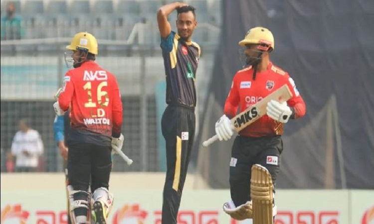 দুরন্ত ঢাকাকে ১৪৪ রানের লক্ষ্য দিল কুমিল্লা ভিক্টোরিয়ান্স