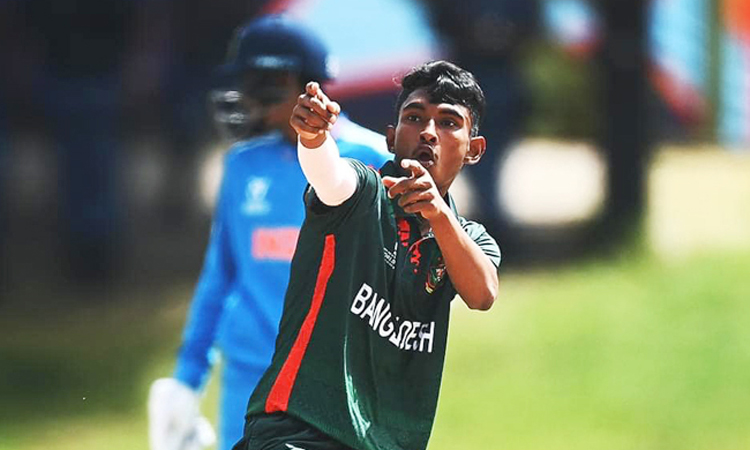 ২৫২ রানের লক্ষ্যে মাঠে নেমেছে যুবারা