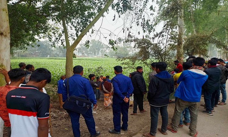 হাতীবান্ধায় ভুট্টা ক্ষেত থেকে নবজাতকের লাশ উদ্ধার