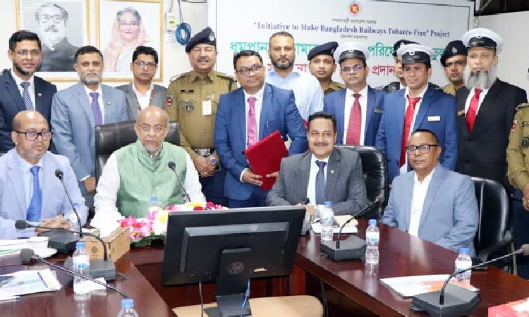ক্ষতিকর প্রভাব সম্পর্কে সচেতনতা বাড়লে ট্রেনে ধূমপান কমে যাবে: রেলমন্ত্রী