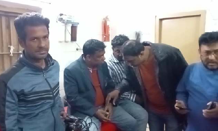 দৌলতপুরে সন্ত্রাসী হামলায় আহত ৩ সাংবাদিক, গ্রেফতার ২