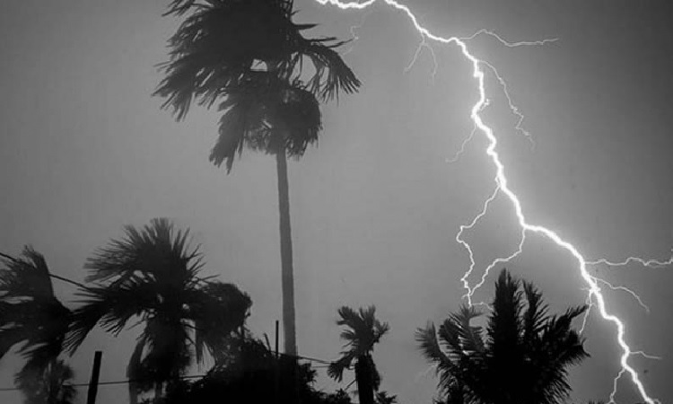 সারাদেশে বজ্রসহ বৃষ্টিপাতের আভাস