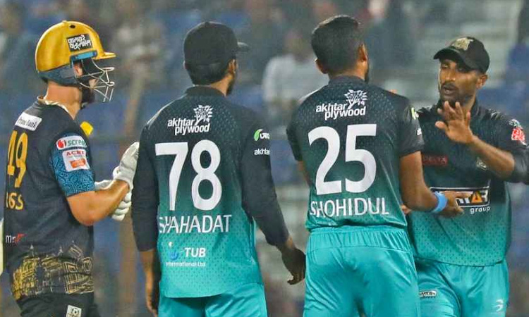 টানা ১১ হার ঢাকার, প্লে-অফের আশা বেঁচে রইল চট্টগ্রামের