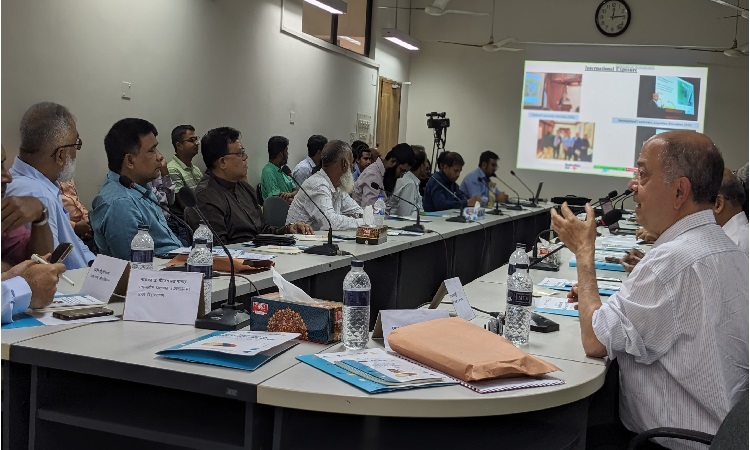 পাঁচবার ফলন দেওয়া পঞ্চব্রীহি সারাদেশে ছড়িয়ে দিতে চান ড. আবেদ চৌধুরী