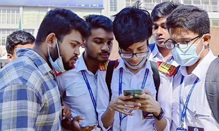 এসএসসির ফল প্রকাশ, ৮৩.০৪ শতাংশ পাস