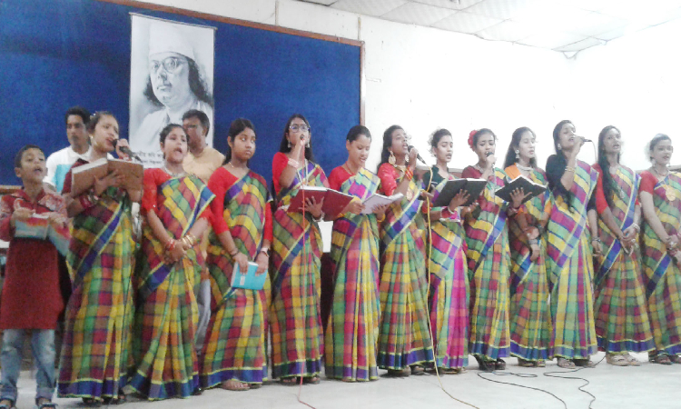 দৌলতপুরে জাতীয় কবি কাজী নজরুল ইসলামের ১২৫তম জন্মবার্ষিকী উদ্‌যাপন