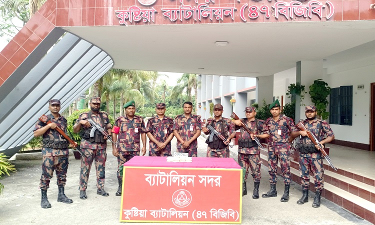 কপোতাক্ষ এক্সপ্রেস ট্রেনে অভিযান, আড়াই কেজি কোকেন উদ্ধার