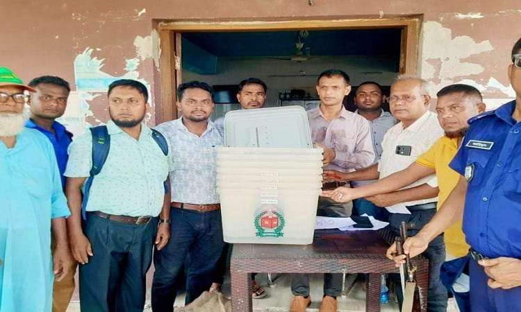 মোংলায় রাত পোহালেই ভোট, প্রস্তুত ৪৮ কেন্দ্র