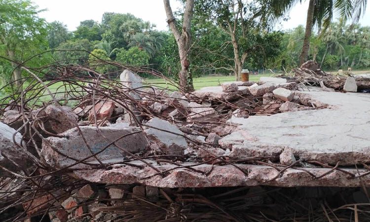 মাশরাফীর নাম ভাঙিয়ে বাড়ি ভাঙার অভিযোগে গ্রেফতার ১