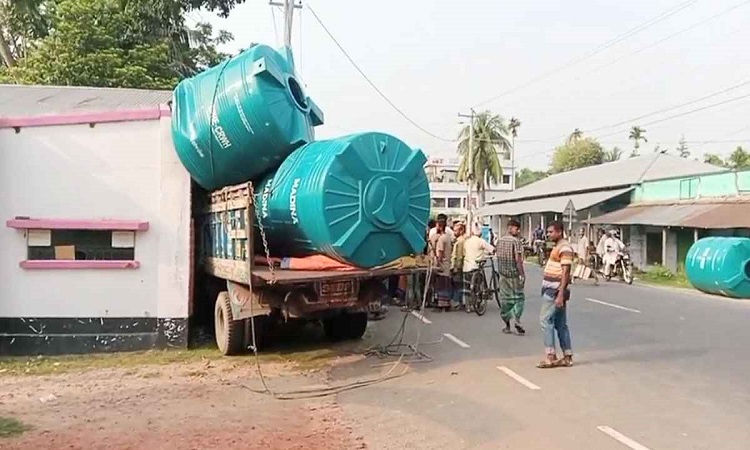 যশোরে ট্রাকচাপায় পথচারীসহ নিহত ২