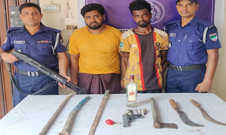 মহেশপুরে পিস্তল ও দেশীয় অস্ত্রসহ গ্রেফতার ২