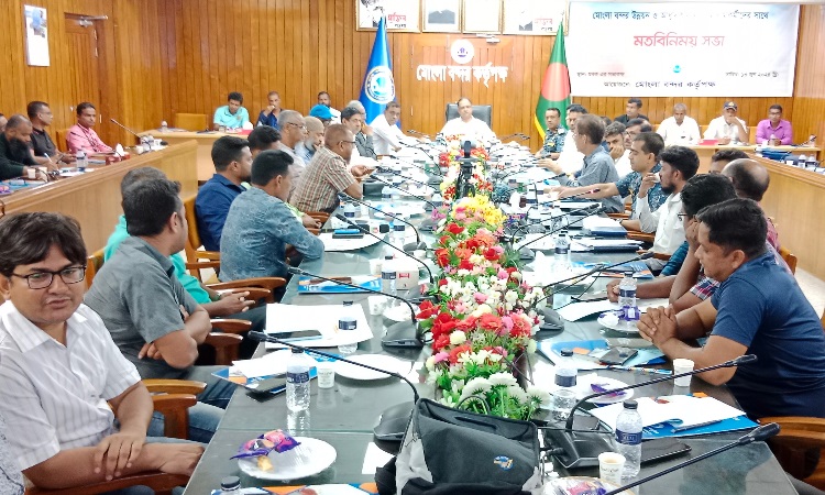 মোংলা বন্দর উন্নয়নে সাংবাদিকদের সাথে চেয়ারম্যানের মতবিনিময়