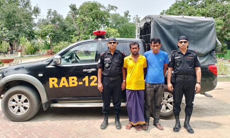 দৌলতপুরে র‌্যাবের অভিযানে ফেনসিডিল ও বিয়ারসহ আটক ২