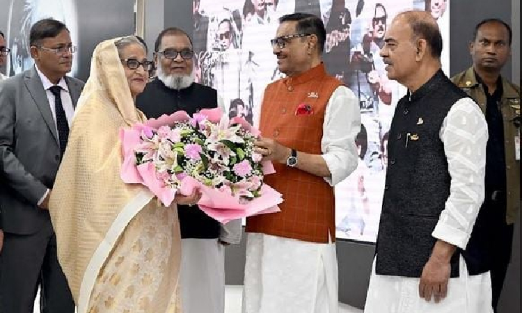 দুই দিনের রাষ্ট্রীয় সফর শেষে ঢাকা ফিরেছেন প্রধানমন্ত্রী