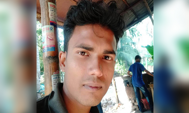 নড়াইলে মা-বাবাকে মেরে ঘরে আগুন ধরিয়ে দিলো যুবক