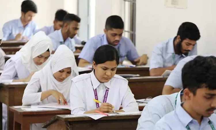 ফেনীর ছয় কেন্দ্রে আজকের এইচএসসি পরীক্ষা স্থগিত