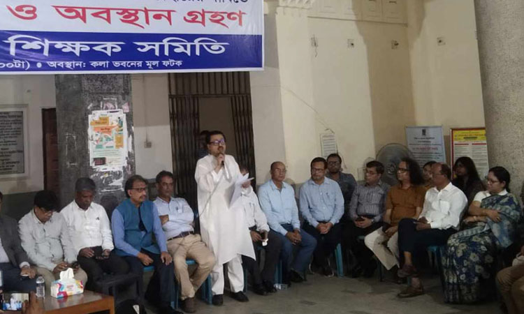 ‘দাবি মেনে নিলেই ক্লাসে ফিরব’