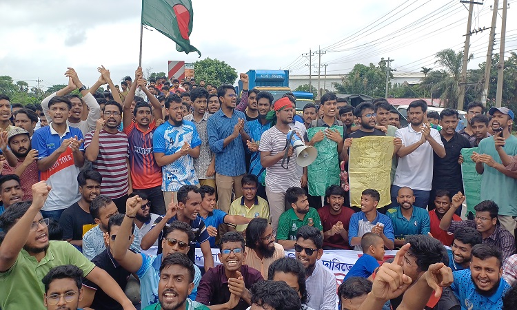 প্রায় তিন ঘণ্টা পর সচল ঢাকা-চট্টগ্রাম মহাসড়ক