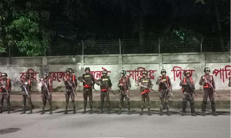 ঢাবি ক্যাম্পাসে বিজিবি মোতায়েন, টহলে র‍্যাব
