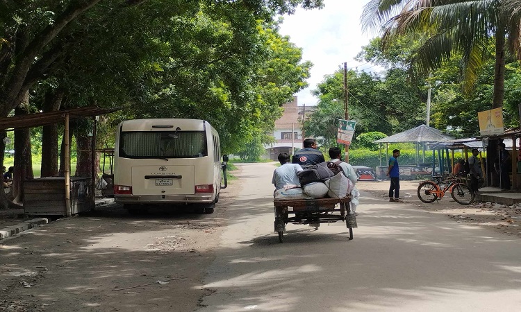 ইসলামী বিশ্ববিদ্যালয় বন্ধ ঘোষণা, দুপুর ১ টার মধ্যে ছাত্রদের হল ছাড়ার নির্দেশ