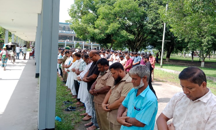 নিহতদের স্মরণে বাকৃবিতে গায়েবানা জানাজা