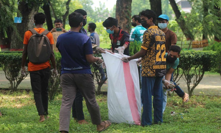 ইবি শিক্ষার্থীদের ‘ক্যাম্পাস ক্লিনিং’ কর্মসূচি