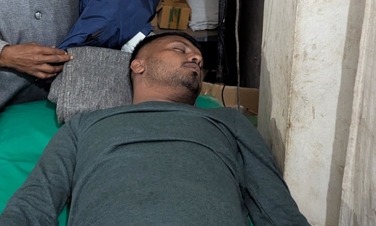 কুয়াকাটায় সাংবাদিক পেটালো বিএনপির দুই নেতা