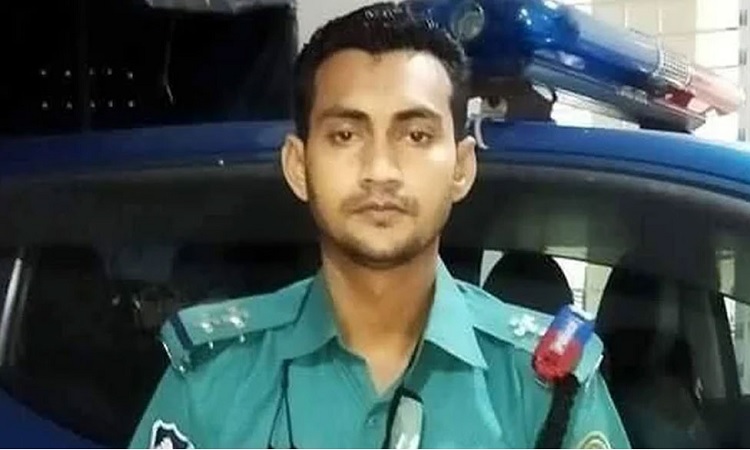 আসামি ধরতে গিয়ে আগুনে পুড়ে পুলিশ কর্মকর্তার মৃত্যু