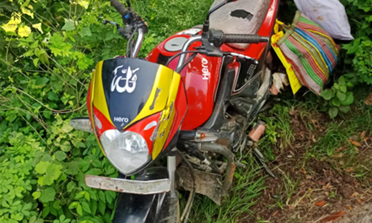 কালিগজ্ঞে আলমসাধু-মোটরসাইকেল সংঘর্ষে যুবক নিহত
