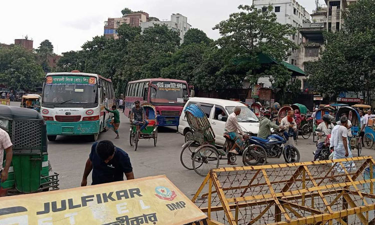 মানিক মিয়া অ্যাভিনিউজুড়ে সমাবেশস্থল, ঘুরে যাচ্ছে যানবাহন