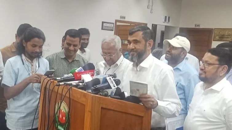 ইভিএম বাতিল, ফিরছে ‘না’ ভোট: ইসি সানাউল্লাহ