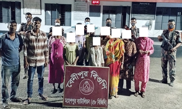 মহেশপুরে ভারত থেকে ফেরার পথে আটক ১১ বাংলাদেশিকে ফেরত