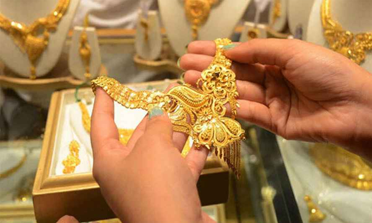 অবশেষে কমলো সোনার দাম