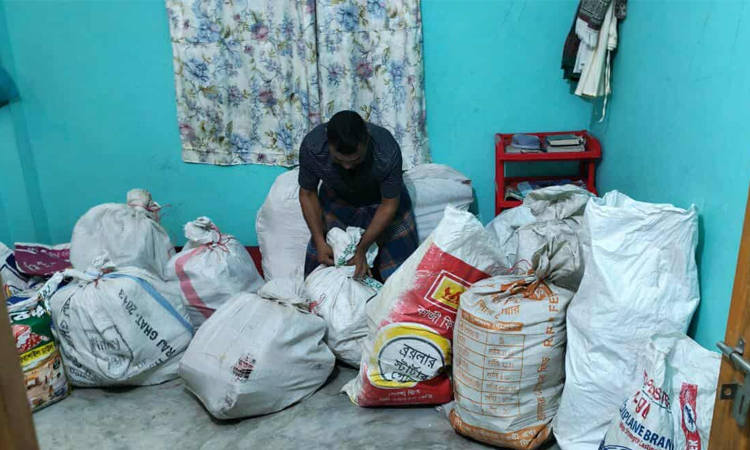 সাবেক ভূমিমন্ত্রী সাইফুজ্জামানের সম্পদ অর্জনের ২৩ বস্তা ডকুমেন্টস জব্দ