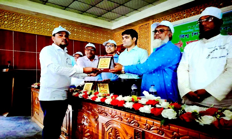 হিলিতে যথাযথ মর্যাদায় বিশ্ব শিক্ষক দিবস উদযাপন