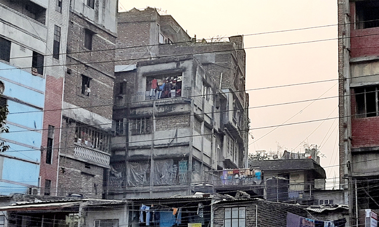 অপরিকল্পিত নগরায়নে বাধাগ্রস্ত উন্নয়ন, ভারসাম্য হারাচ্ছে ঢাকা