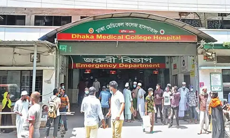 ওষুধ কিনতে গিয়ে ছিনতাইকারীর কবলে ছাত্র, কুপিয়ে নিয়ে গেল সব