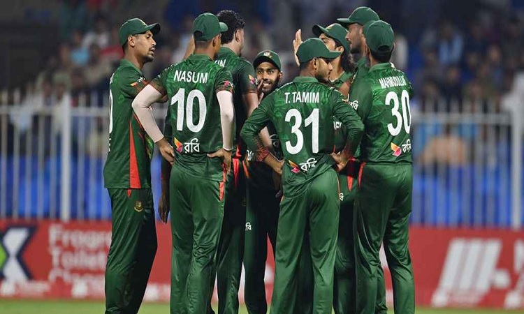 পাওয়ার প্লেতে বাংলাদেশের প্রাপ্তি ২ উইকেট