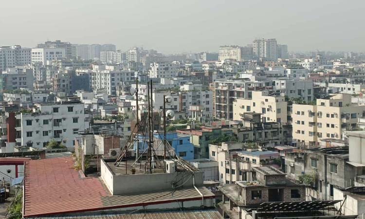 এক পশলা বৃষ্টির পর ‘সহনীয়’ ঢাকার বাতাস