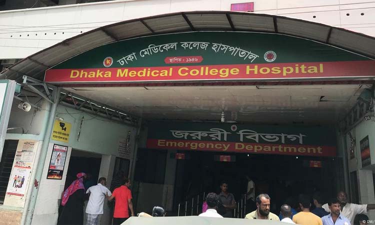 পুরান ঢাকায় প্রিজন ভ্যানের ধাক্কায় শ্রমিক নিহত