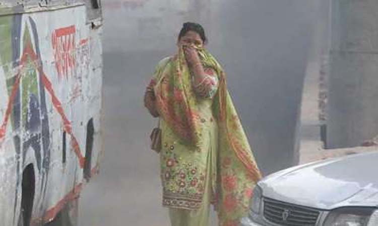 আজ বায়ুদূষিত শহরের শীর্ষ আটে ঢাকা